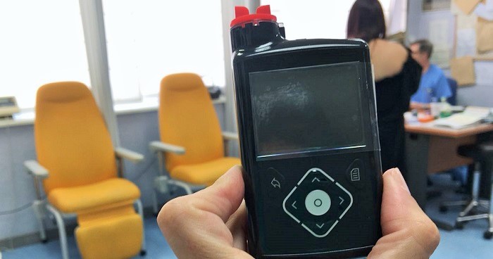 Nuevos sistemas para el control de la glucosa en diabéticos benefician ya a más de 220 personas en la provincia