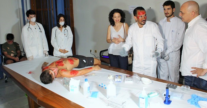 Unas 400 personas pasarán durante el fin de semana por el Pasaje del Terror instalado en el Ayuntamiento de Motril.jpg