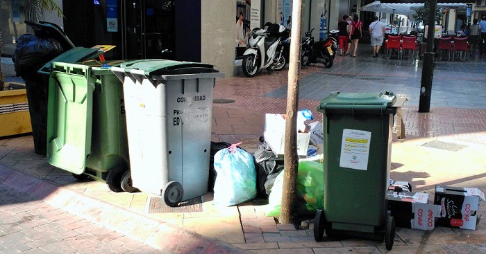 Almuñécar_Contenedores de basura.jpg