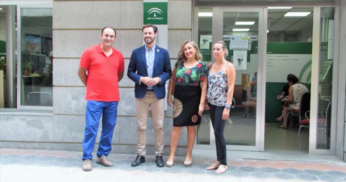 Visita del delegado de Empleo de la Junta al SAE de Almuñécar