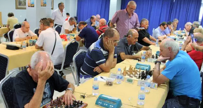 Almuñécar_Hotel Helios_Ajedrez para ciegos.png