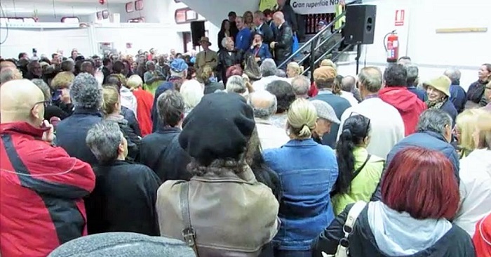 Concentración en el Mercado Municipal de Abastos de Almuñécar