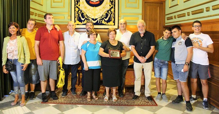 El Ayto. de Motril reconoce la labor del Colegio Luis Pastor de Aprosmo.jpg