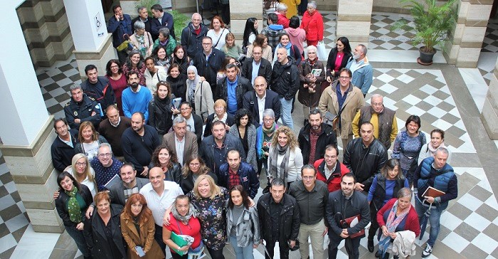 Motril_Foto de familia tras la creacíon de las Comisiones Locales de Impulso Comunitario.jpg