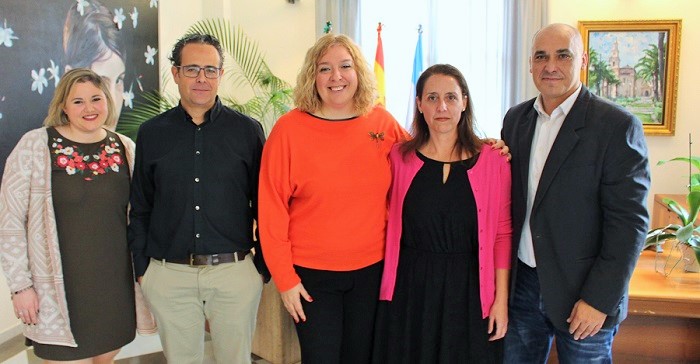 Convenio de colaboración entre el Ayto. de Motril y la Asociación de Familiares de Enfermos de Alzhéimer ‘CONTIGO’.jpg