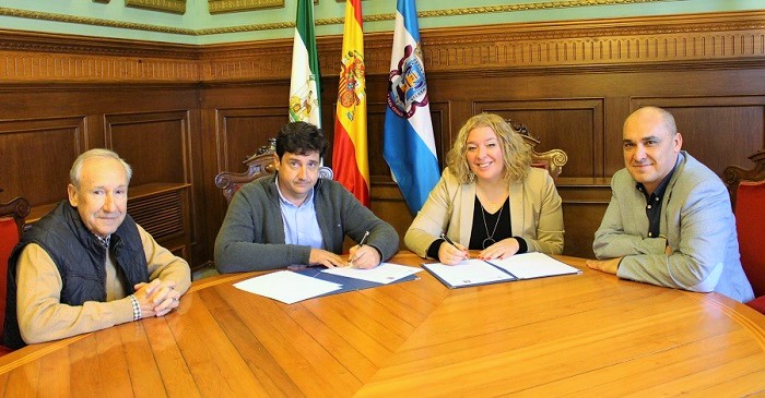 Motril_Momento de la firma del convenio con la Asociación Jesus Abandonado.jpg
