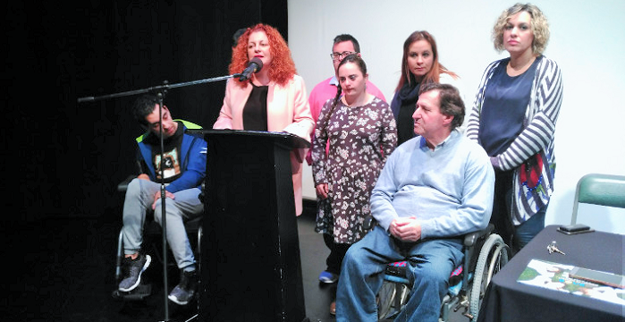 Dos jóvenes cuentan en Salobreña su experiencia en el Día Internacional de la Discapacidad.png