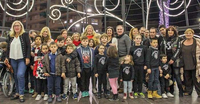 Motril da la bienvenida a la Navidad con el encendido del alumbrado.jpg