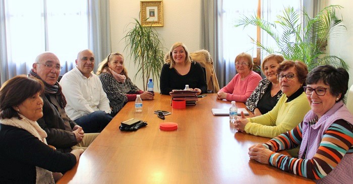 almón confirma que el nuevo cate no se hará fuera del puerto tras reunirse con la subdelegada del gobierno