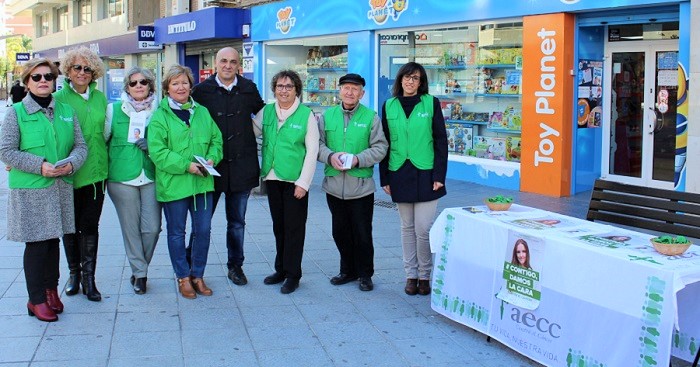 El Ayuntamiento de Motril se une a la AECC para conmemorar el Día Mundial Contra el Cáncer.jpg