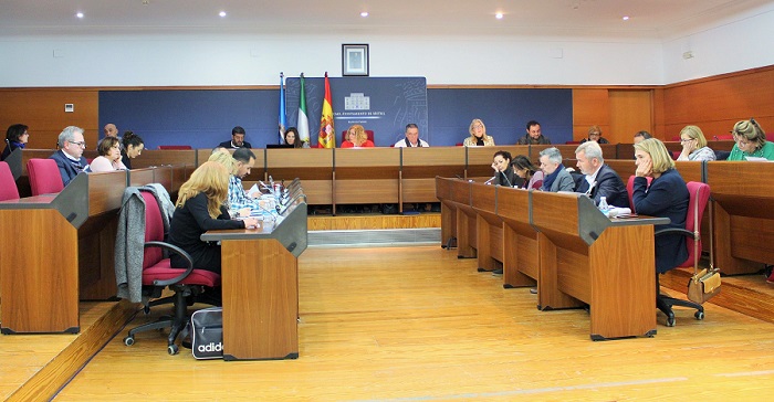 El Pleno del Ayuntamiento de Motril aprueba la concesión de las próximas 'Medalla de Oro'