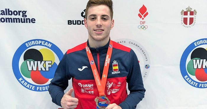 Nuevo triunfo del karateka salobreñero Daniel Martín.jpg