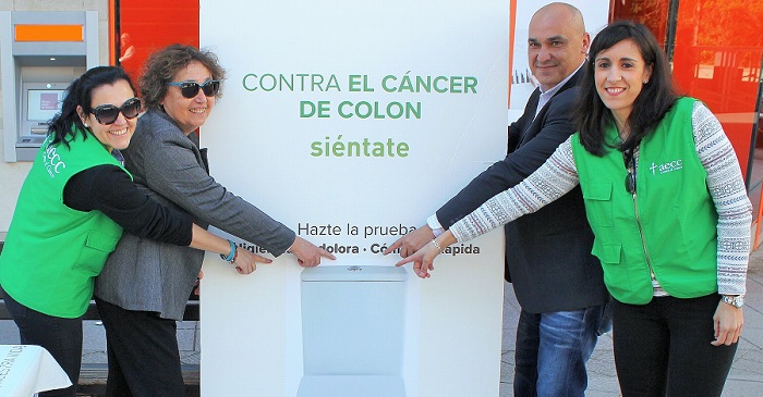 Campaña de concienciación en Motril contra el cáncer de colon