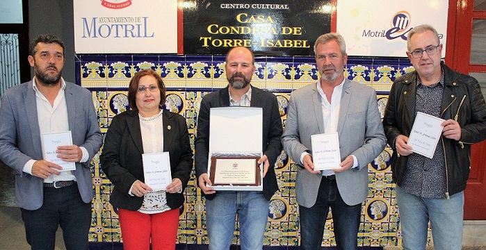Comienza la XXXVIII edición de la Feria del Libro de Motril con el pregón del poeta y narrador Víctor Jiménez Jódar