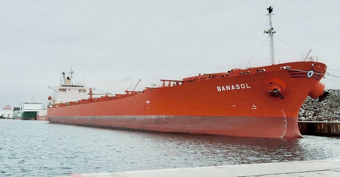 Atraca en el Puerto de Motril un barco con la tercera mayor eslora que se recuerda y con 50.000 t de melaza.jpg