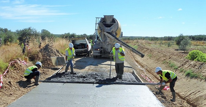 Cerca de 5 millones de euros para los caminos rurales de 69 municipios de la provincia de Granada.jpg