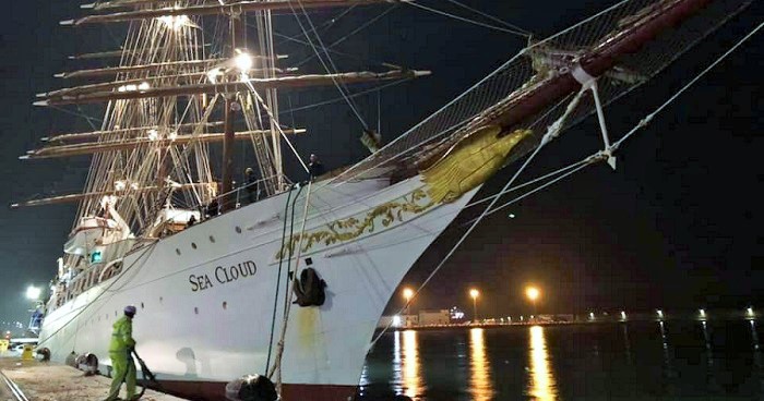 Crucero de lujo Sea Cloud en el Puerto de Motril