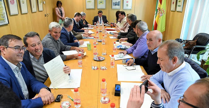 Diputación financia la renovación de  vehículos de recogida de residuos en 41 pequeños municipios de la provincia.jpg