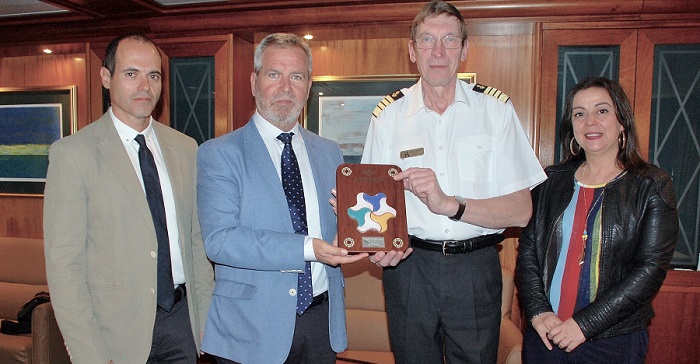 El presidente de la Autoridad Portuaria, José García Fuentes, y la teniente de alcalde de Turismo de Motril, Alicia Crespo.jpeg