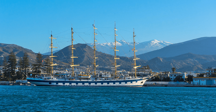 El velero Royal Clipper atraca en el Puerto de Motril.png