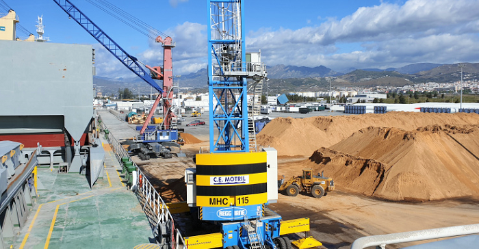 Nuevo récord del Puerto de Motril con la exportación de 43 toneladas de mineral