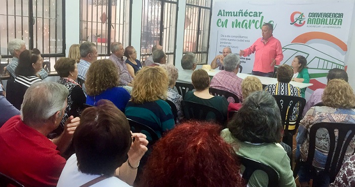 Juan Carlos Benavides se reúne con agricultores y vecinos de Río Seco.jpg
