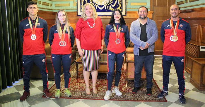 Motril reconoce a sus kenpocas Miryam Puerta, Tabatha Peña y Darío Lozano