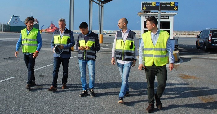 Obras para incrementar la seguridad de pasajeros y vehículos que embarquen con FRS desde Azucenas este verano.jpg