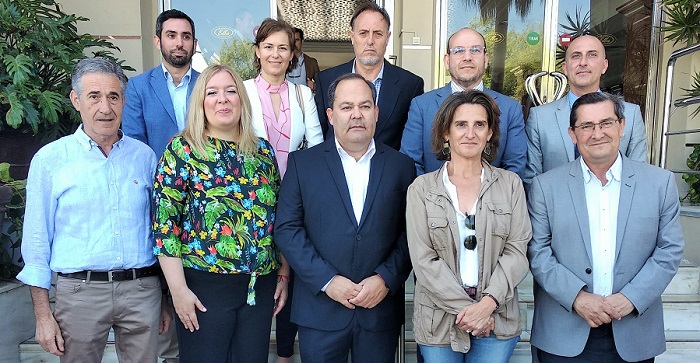 Reunión con la Ministra de Transición Ecológica, Teresa Ribera, en Motril.jpg