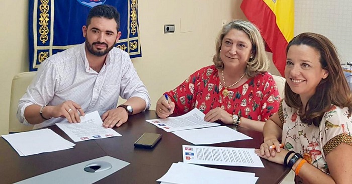 Ciudadanos sella un acuerdo con PP y Más Costa Tropical para la gobernabilidad de Almuñécar.jpg