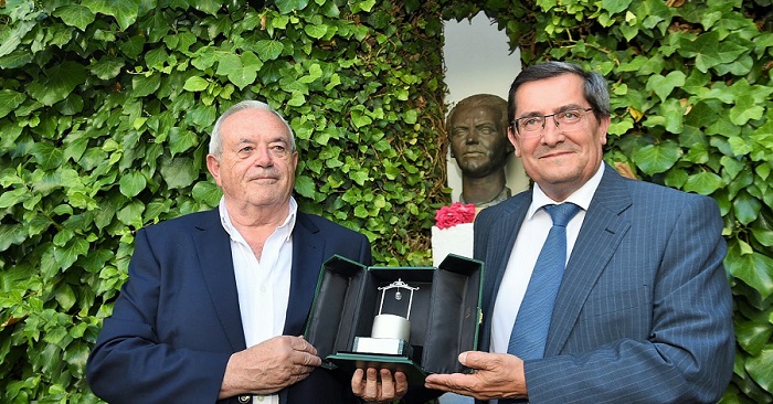 El periodista Antonio Ramos Espejo recibe el Pozo de Plata honorífico por sus trabajos sobre Lorca.jpg