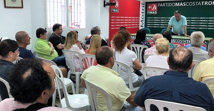 La Asamblea de Más Motril vota a favor del pacto con PP y Ciudadanos.jpg