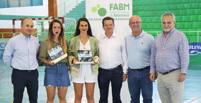 La Delegación Provincial de Balonmano reconoce en Almuñécar la labor de Luis Aragón y María Sánchez