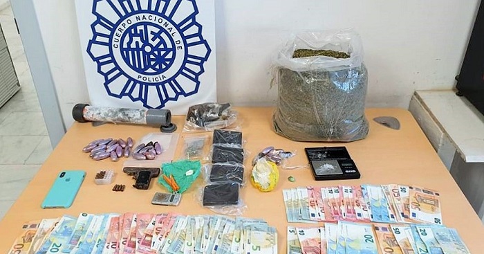 La Policía Nacional desmantela dos puntos de venta y distribución de cannabis y cocaína en Motril.jpg