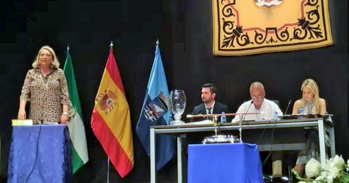 Trinidad Herrera durante su jura como alcaldesa de Almuñécar 15.06.2019.png