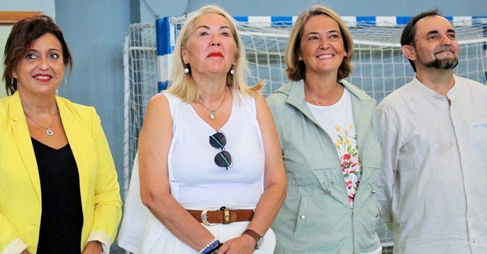 La alcaldesa clausura la Escuela de Verano en la que han participado unos 400 alumnos de entre 6 y 14 años.jpg