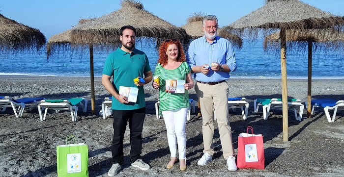 Los Chiringuitos de la Costa Tropical repartirán 6.000 conos colilleros para colaborar con la limpieza de las playas