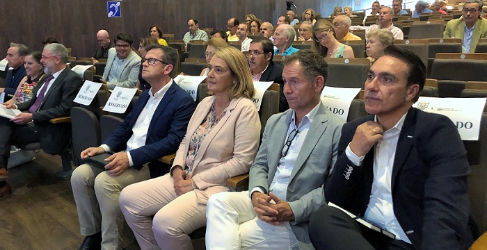 Luisa García Chamorro ofrece el “apoyo absoluto” del Ayuntamiento al proyecto de la Marina Playa Granada
