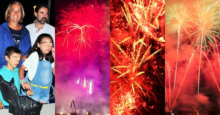 El castillo piromusical pone punto y final a las fiestas patronales de Motril en honor a la Virgen de la Cabeza.jpg