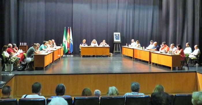 El Pleno del Ayto. de Almuñécar aprueba una moción institucional para un vial de emergencia en Cármenes del Mar