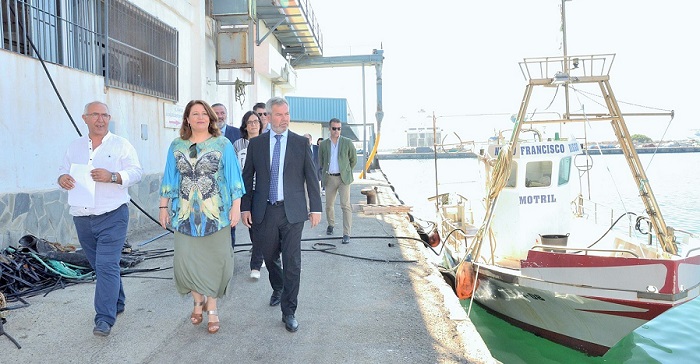 Visita de Carmen Crespo al Puerto de Motril.jpg