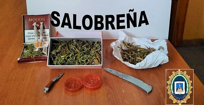 Droga y armas decomisadas por la Policia Local Salobreña.jpg