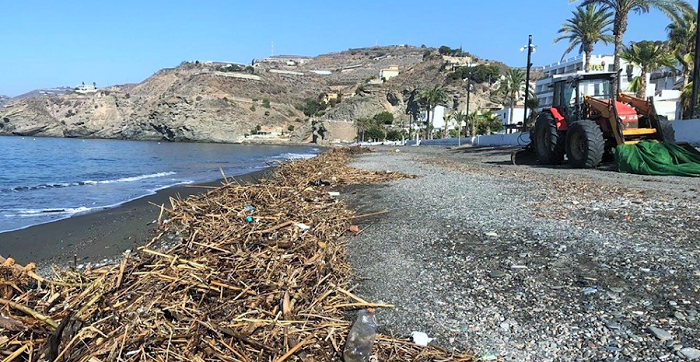 El DANA, que ha devastado amplias zonas de Murcia y Alicante, deja su huella en las playas de Albuñol.png