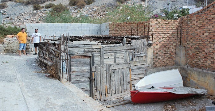 El PSOE denuncia el estado de abandono de espacios públicos cercanos al embarcadero de Calahonda.jpg