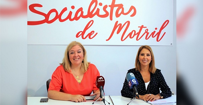 Flor Almón y Gádor Domínguez en rueda de prensa.jpg