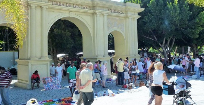 Mercadillo viernes Almuñécar.jpg