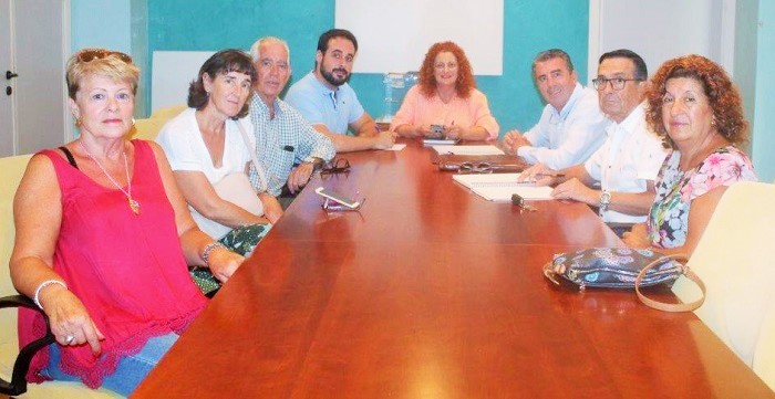 Rufino se reúne con la nueva directiva de la Asociación de Playas de Salobreña.jpg