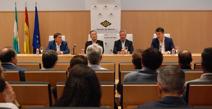 Una delegación de Taiwán visita el Puerto y anima a los empresarios de la Costa a exportar productos agroalimentarios.jpg