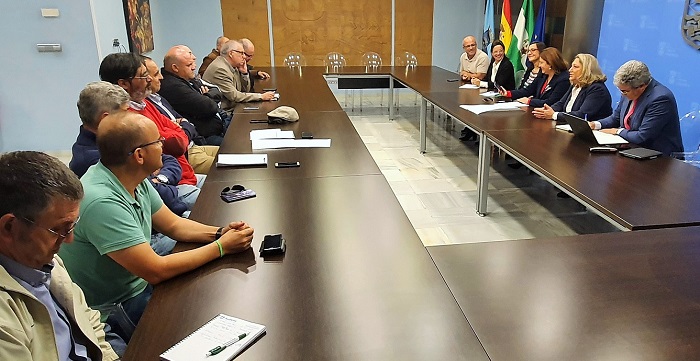 Carmen Crespo reclama en Almuñécar al Gobierno la redacción de los proyectos de las conducciones de Rules.jpg