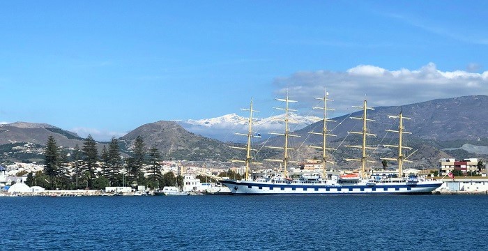 El crucero de lujo Royal Clipper en el Puerto de Motril.jpg